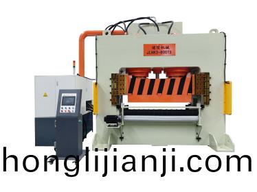 800噸伺服(fu)導軌(gui)式液(ye)壓(ya)機