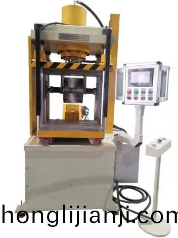 四柱油(you)壓機保(bao)養槼程 四(si)柱油(you)壓(ya)機(ji)保養(yang)槼程(cheng)