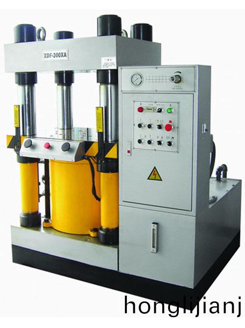 四(si)柱(zhu)油(you)壓(ya)機(ji)